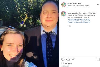 Brendan Fraser posó para selfies junto a sus admiradores en el Festival Tribeca 2021