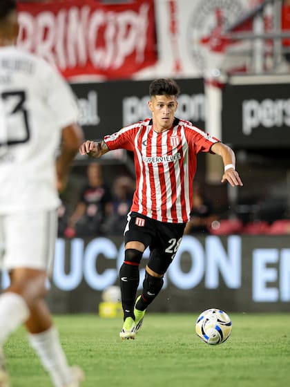 Brian Aguirre debutó con una asistencia con la camiseta de Estudiantes