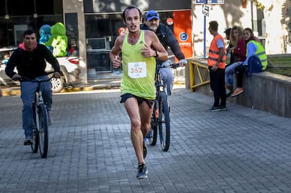 Tras ganar una maratón legendaria en su ciudad, Río Cuarto, Brian Burgos se entregó de lleno al running, que cambió su vida