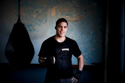 Brian Castaño, el campeón del mundo, en el gimnasio en San Justo