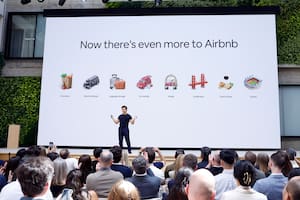 Nuevo lanzamiento de Airbnb: alquiler de vehículos, envíos de supermercado y traslados a aeropuertos