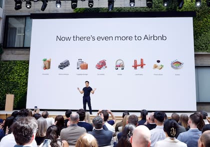 Brian Chesky, CEO de Airbnb, en el anuncio de la empresa en San Francisco