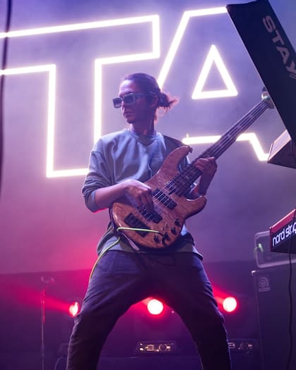 Brian es bajista de NAFTA (Foto: Instagram/@brian.vainberg)