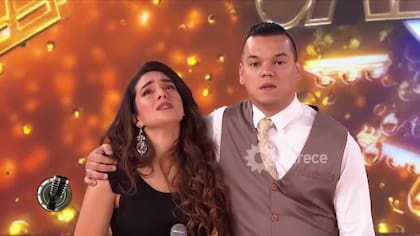 Brian Lanzelotta con Ángela Leiva en Cantando 2020