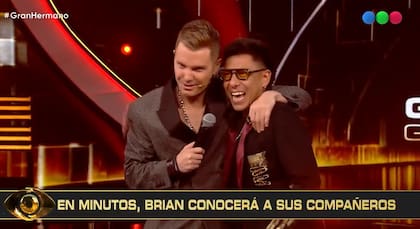Brian llegó con mucha hinchada al piso del programa (Foto: @granhermanoar)