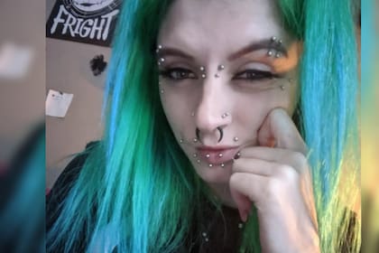 Brianna recomienda hacerse revisiones oculares todos los años