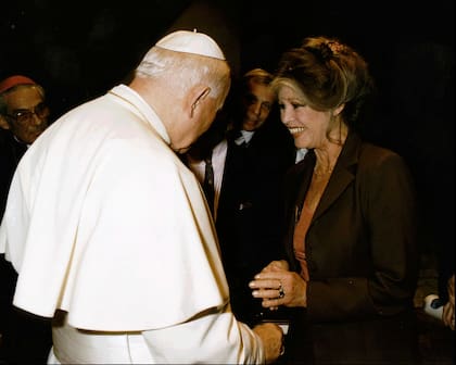 Bardot y Juan Pablo II.