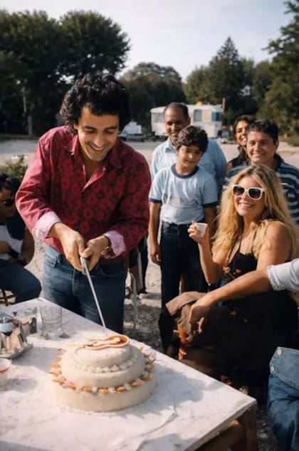 Brigitte, en una fiesta gitana para celebrar el cumpleaños de Chico Bouchikhi, líder de los Gipsy Kings