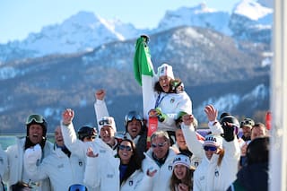 Brignone logra 2 oros tras fractura de pierna y Klaebo rompe el récord invernal