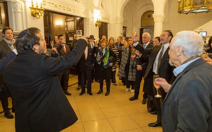 Brindis durante el homenaje a Eduardo Eurnekian