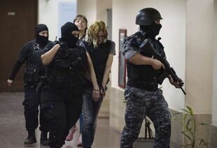 Brisa Amaral, la novia del asesinado Jonatan Funes, en el momento de ser arrestada en abril de 2018