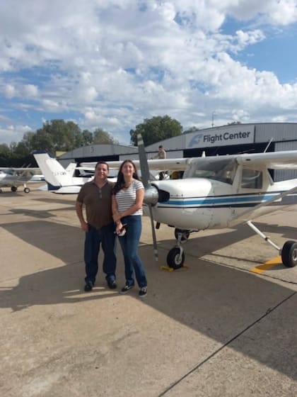 Brisa de Olivera junto a su abuelo, Sergio Mellare.