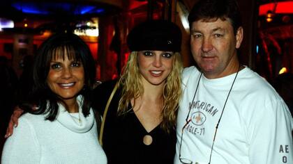 Britney Spears con sus padres en Las Vegas, noviembre 2001