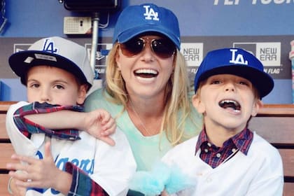 Britney Spears, junto a sus dos hijos, Sean y Jayden, en una foto de hace varios años