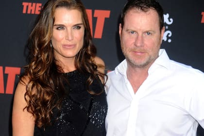 Brooke Shields junto al productor Chris Henchy, su marido hace más de 20 años