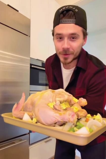 Brooklyn con el pollo al horno al
que su mamá le dio “like” en Instagram