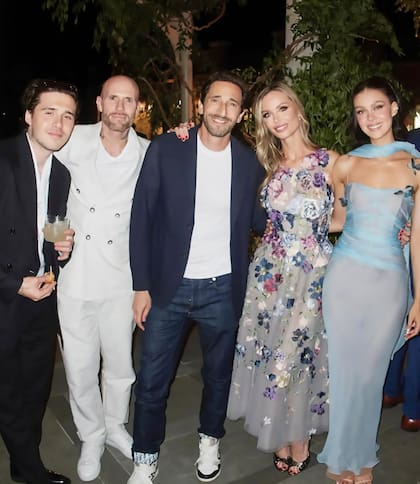 Brooklyn, el actor Oliver Trevena, Adrien Brody y su mujer Georgina Chapman y Nicola, durante la fiesta