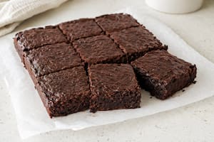 Brownie de banana y chocolate veganos