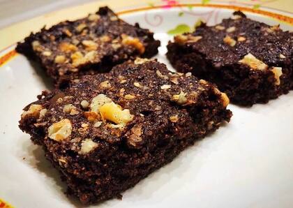 Brownies humedos al microondas para pesaj