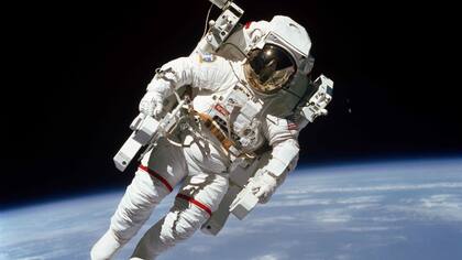 Bruce McCandless en el espacio
