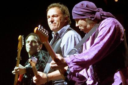 Bruce Springsteen con de la E Street Band, durante un concierto que ofrecieron en 2000