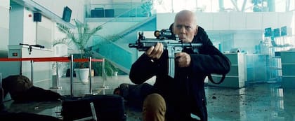 Bruce Willis en una de las escenas de Los indestructibles