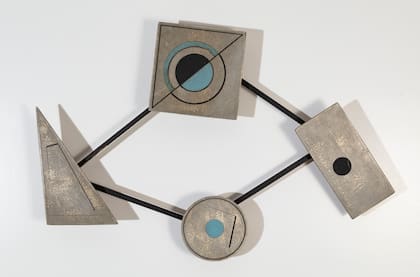 Bruma (1945), una de las obras de Arden Quin exhibidas en el Bellas Artes