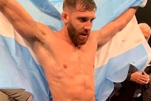 Campeón de MMA recibió dos tiros y a las cinco horas volvió del hospital en moto