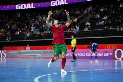 Bruno Coelho celebra el segundo gol del encuentro