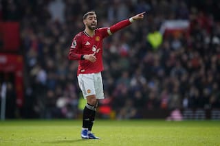 Bruno Fernandes se acerca a récord en la Premier en triunfo 3-1 del Man United ante Aston Villa