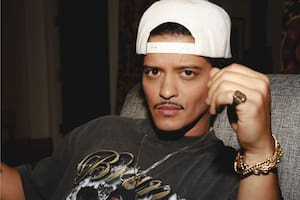 Bruno Mars en problemas: una supuesta deuda millonaria, adicción al juego y una denuncia en su contra