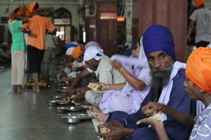 Bruno tomó esta foto mientras almorzaba en el templo dorado de Amritzar (el comedor mas grande del mundo, alimentan a más de 50mil personas por día)