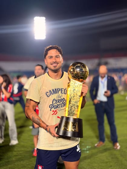 Bruno Valdez terminó el 2025 como campeón, pero su continuidad en Cerro Porteño parece prácticamente imposible