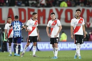 Con todos sus titulares, River perdió las llaves en el momento menos oportuno