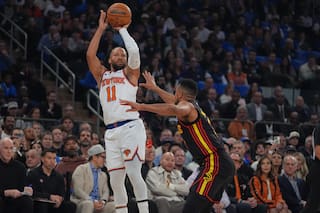 Brunson y Towns guían la victoria de los Knicks 113-102 ante los Hawks en el inicio de la postemporada