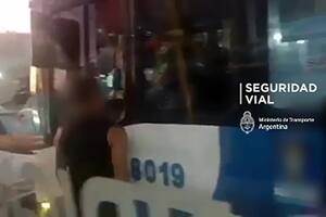 Brutal agresión a un chofer de colectivo: le suspendieron la licencia al atacante