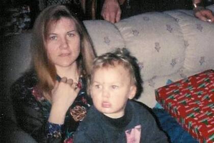 Bryan Jackson con su madre