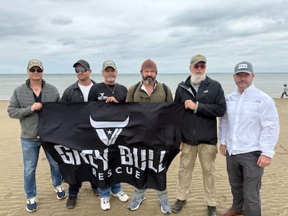 Bryan Stern y su grupo Grey Bull Rescue Foundation fueron los responsables de llevar a cavo el operativo Dinamita Dorada
