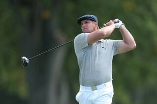 Pega tan fuerte que obligó a cambiar las reglas para proteger "el futuro del golf"