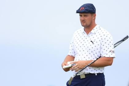 Bryson DeChambeau se despertó en la madrugada del viernes y encontró una nueva forma de pegar