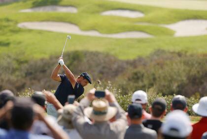 Bryson DeChambeau viene mejorando cada día; está a dos golpes de los primeros y es fuerte candidato a levantar la copa en San Diego.