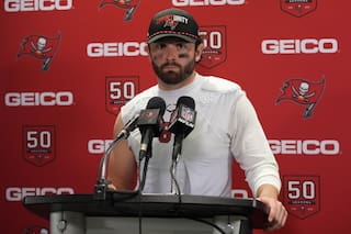 Buccaneers siguen en la lucha por el título de la NFC Sur pese a ocho derrotas en diez juegos