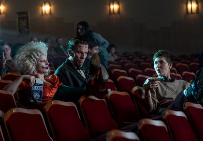 Buckley y Bale junto a la directora Gyllenhaal durante la filmación de ¡La novia!, que llegará a los cines este 5 de marzo