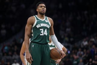 Bucks: Doc Rivers niega que Antetokounmpo está hablando con el equipo sobre su futuro