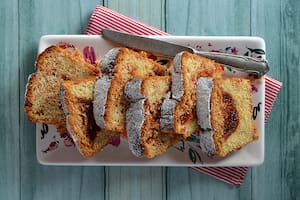 Budín de vainilla y dulce de membrillo