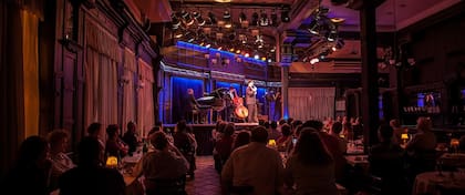 Buena comida y mucha historia y tango, la propuesta tentadora de El Querandí