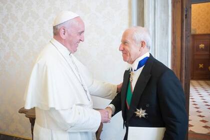 Buena onda entre el Papa y el embajador