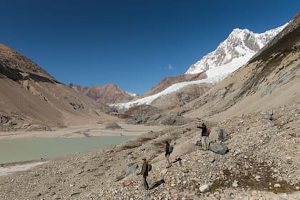 Buena parte del recorrido es a orillas del río Oro.