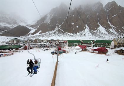 Buenas condiciones para disfrutar de esquí y de snowboard en Penitentes