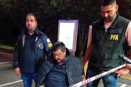 El capitán de la Policía Bonaerense Eduardo Franicevich fue detenido anoche por agentes de la Federal